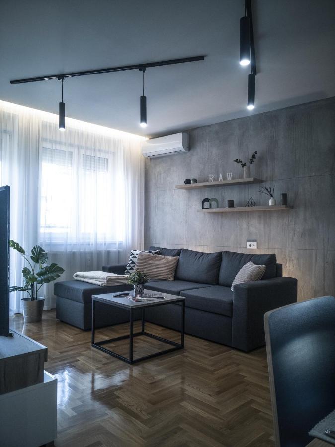 Raw Industrial City Apartment Subotica Exteriör bild